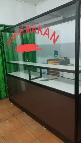 Etalase Bekas RM Padang 95% baru