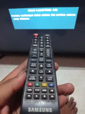 Tv led samsung 32 in digital mode uA32N4001AKPXD type UA32N4001