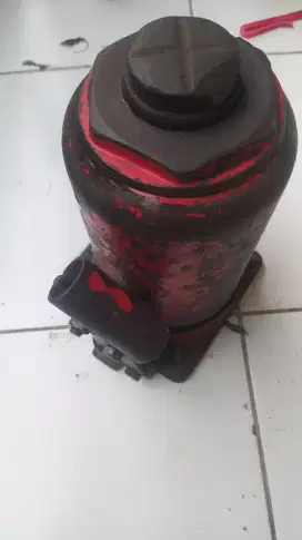 DONGKRAK BOTOL 25 TON