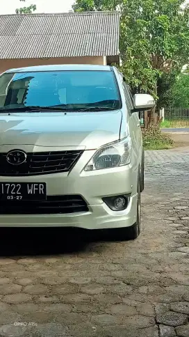 Innova 2.5 V AT 2012