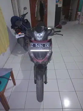 Honda Supra GTR 150 Tgn pertama