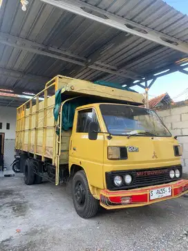 Mutsubishi colt diesel / Truk Umplung