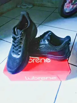 Sepatu olahraga running pria/wanita, warna hitam polos, ukuran 39