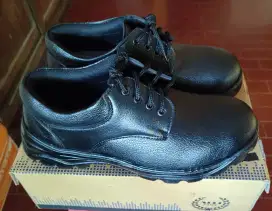 Sepatu Safety uk. 45