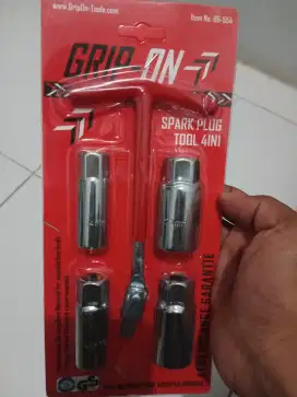 GRIP-ON Kunci Busi Fleksibel 4 Mata Sok Lepas Pasang Spark Plug 4 IN1