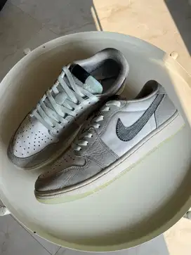 Nike Air Jordan 1 low OG CNY Year of Snake (photon dust)