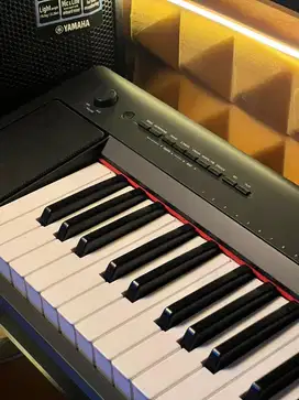 Yamaha Piaggero NP 35 piano