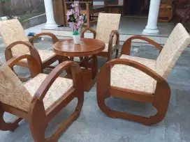 Kursi Kuno Bola Jati