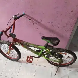 Jual sepeda BMX kondisi siap pakai semua normal