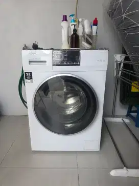 Dijual mesin cuci aqua 7kg kondisi seperti baru