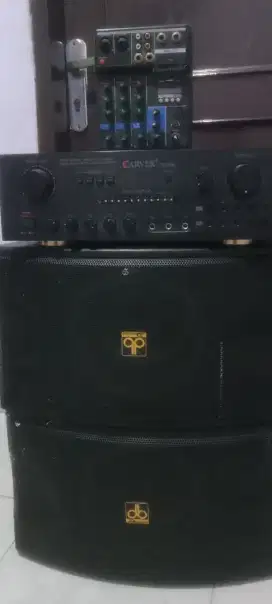 BUAT YG HOBY NGE BASS DAN GETARIN KACA RUMAH