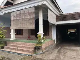 Jual rumah 600 m2
