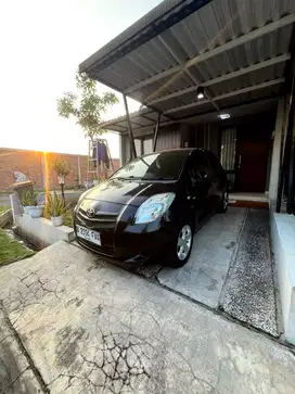 Jual santai mobil yaris terawat milik pribadi