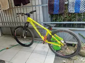 Sepeda Gunung Mountain Bike