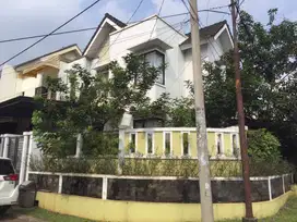 DIJUAL RUMAH MEWAH 2 LANTAI POSISI HOOK  DI NUSA LOKA BSD TANGERANG