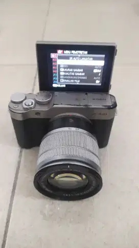 Fujifilm XA10 hitam silver