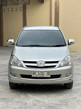 Toyota innova 2.5 V at matic diesel 2008