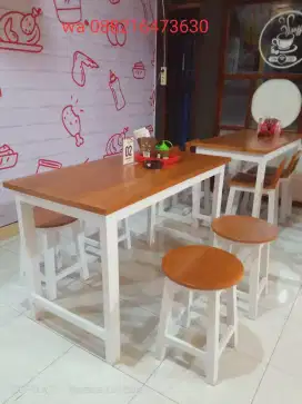 Meja kursi cafe ngopi dan makan
