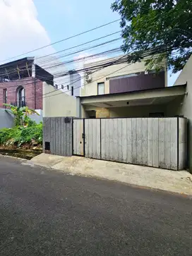 Strategis, Jalan Lebar, DKt AIS. RUmah Pejaten Barat - Kemang Dijual