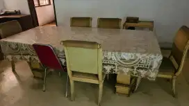 Dijual 1 Set Meja Makan