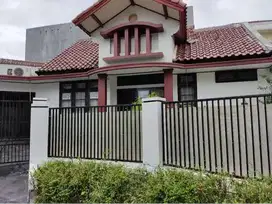 DISEWAKAN RUMAH DI RAFFLES HILLS CIBUBUR BLOK C2