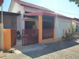 Di kontrakan rumah tinggal