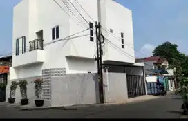 S591 Rumah Baru 2,5 Lantai Modern di Kebon Baru Tebet Jakarta Selatan