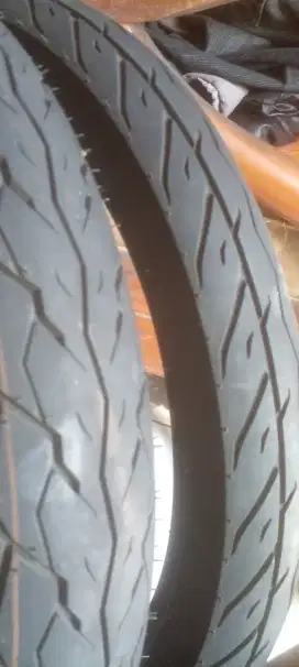 Ban untuk motor bebek