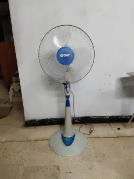 Kipas Angin Berdiri (Standing Fan) merk GMC