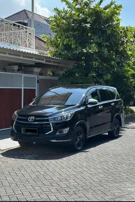 Innova Venturer 2.4 Diesel Matic 2019