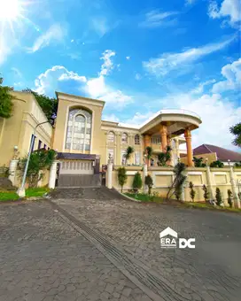 Rumah Mewah 3 Lantai Semarang Atas Dekat Undip di Bukit Sari
