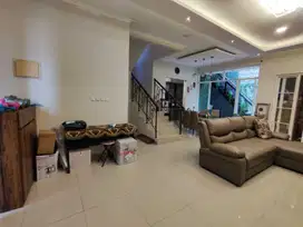 Di jual cepat rumah mewah lokasi di gading serpong Tangerang