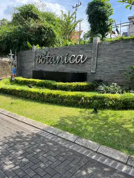 Jual rumah bagus.siap huni. Di De Botanica.