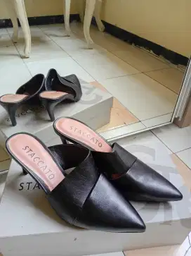 Heels staccato black