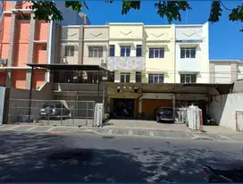 Dijual Ruko 3 Lantai Ramai Lalu Lalang
