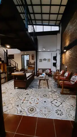 rumah cantik di buring mayjen sungkono dkt jalan tol dan gor ken arok