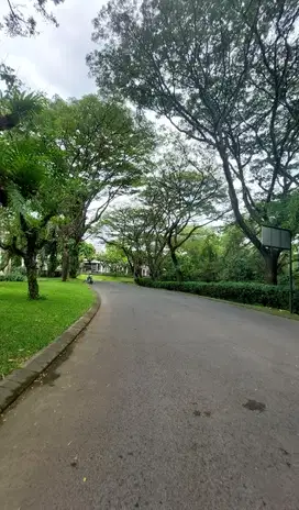 rumah murah lingkungan elite riverside depan jalan tol luas 144