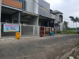 DI jual rukos 2 lantai belakang kampus