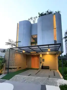 RUMAH UNIK DENGAN FASILITAS LENGKAP! LOKASI STRATEGIS MASUK AREA BSD!