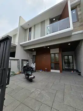Rumah baru siap huni di cempaka putih tengah Jakarta pusat