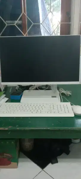 Lenovo All in One 21,5 inch (Like New)