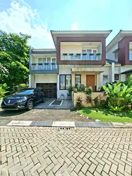 Rumah Cantik Samping Taman Di Kebayoran Bintaro Jaya 8997