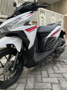 Vario 125 2017 Putih original mulus istimewa