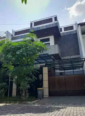 Rumah Mewah 400 m2 Dengan Kolam Renang di Grogol, Solo Baru