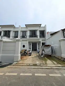 Rumah baru design classic di cempaka putih jakarta pusat