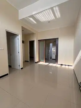 Dijual Rumah di Taman Kopo Indah Bandung Seperti Baru
