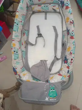 Baby swing merk babydoes like new