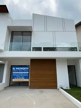 Disewakan Rumah Cluster Taman Simpruk Lippo Cikarang