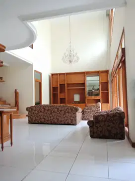 KOMPLEK ELIT SETRAINDAH. FURNISHED SIAP HUNI HARGA NEGO