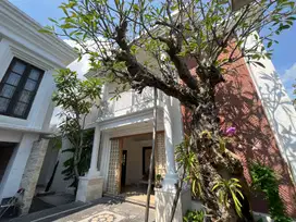 Hunian Villa Modern Eksklusif 2 Lantai Canggu